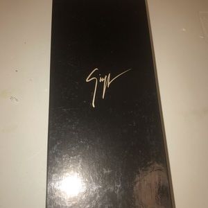 Giuseppe Zanotti flats